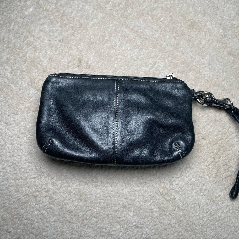 Coach Slim Duffle 9326 in Black - Picture 9 of 13